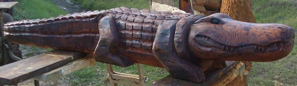 Gator chainsaw sculpture Florida